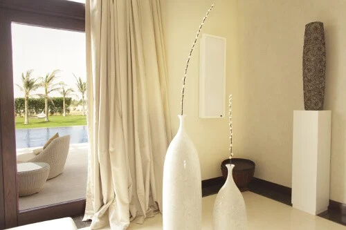 Artcoustic on-wall speaker in the family villa living room, Dubai estate